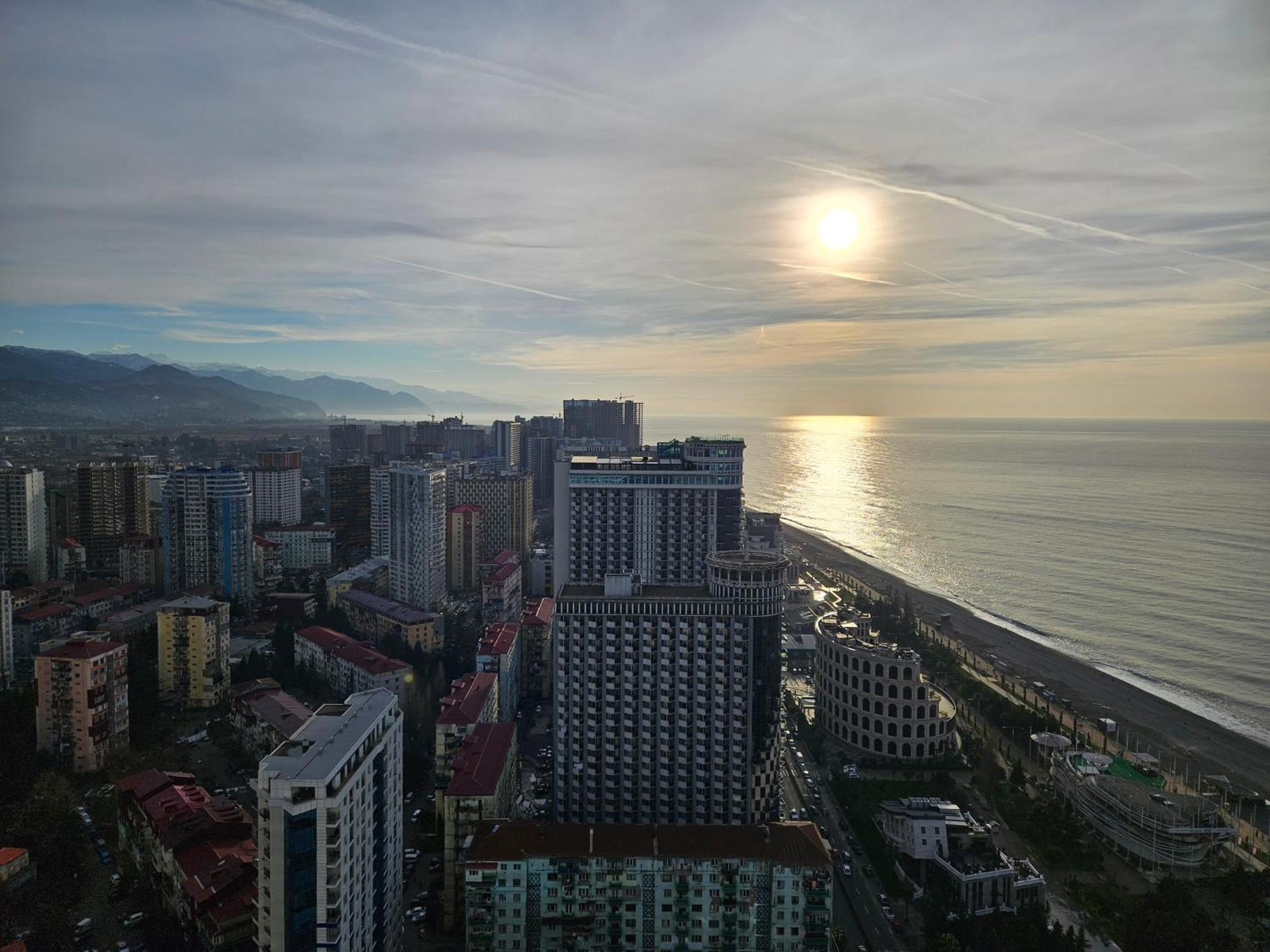 Orbi City Amazing Apartments Batumi Exterior photo