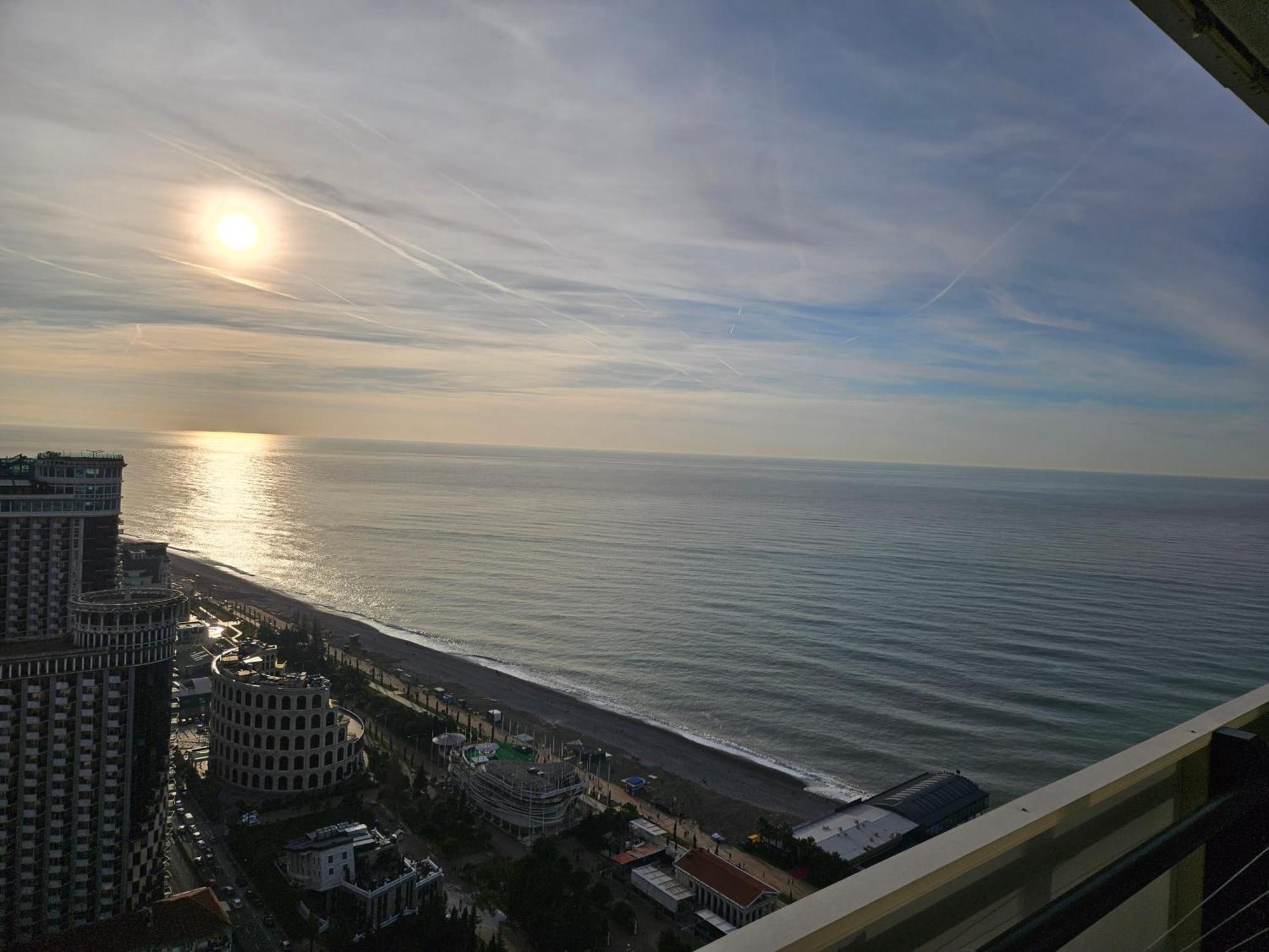 Orbi City Amazing Apartments Batumi Exterior photo